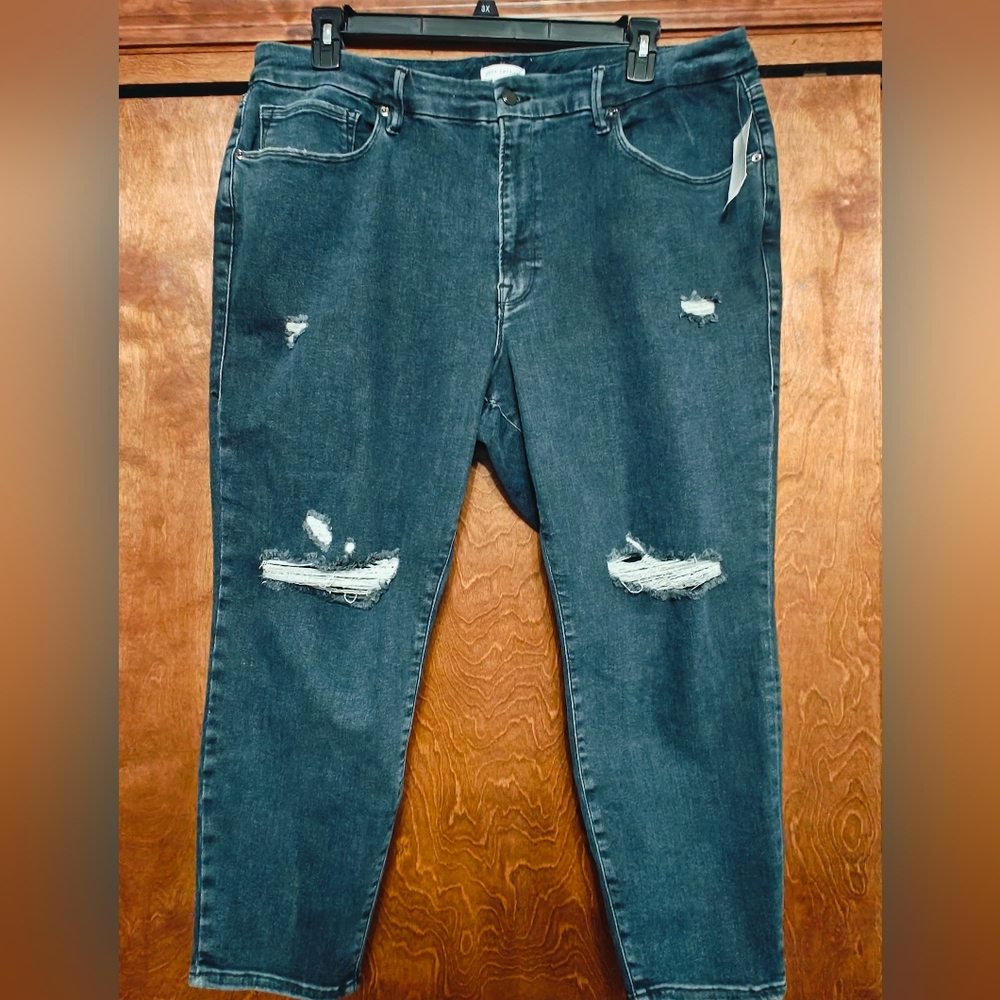Good American Relaxed Blue Jeans with Distressed Details